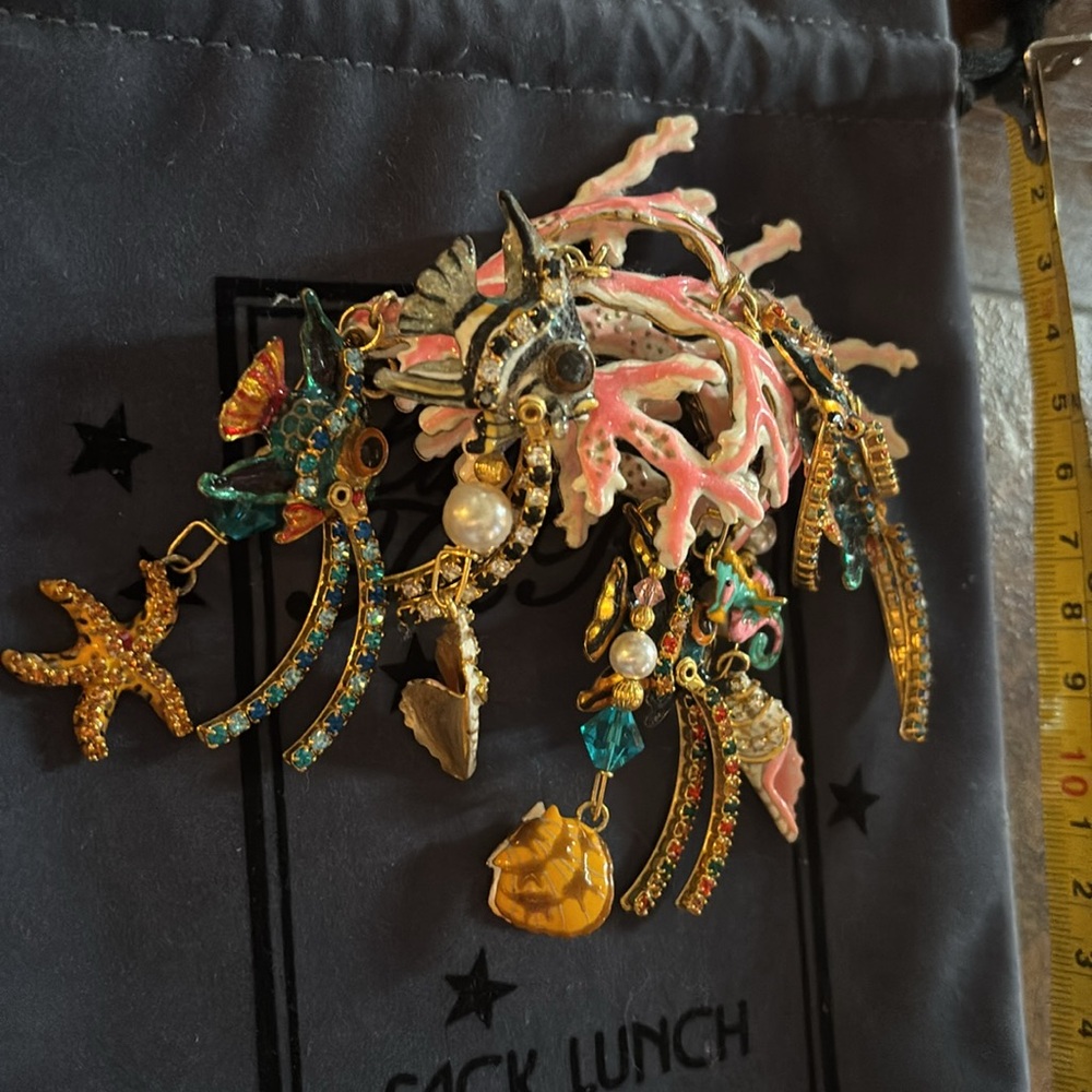 Lunch At The Ritz CORAL & FISH Pin/Pendant - Picture 6 of 12